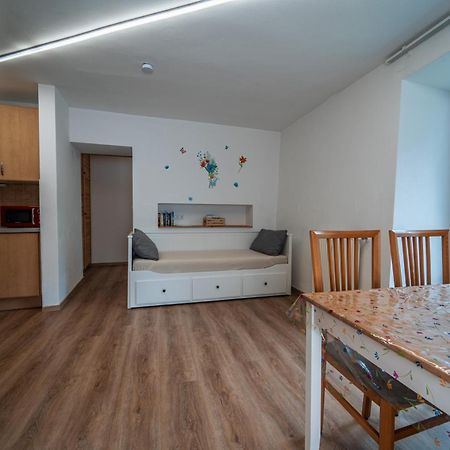 Mias Apartments Rabla Bagian luar foto